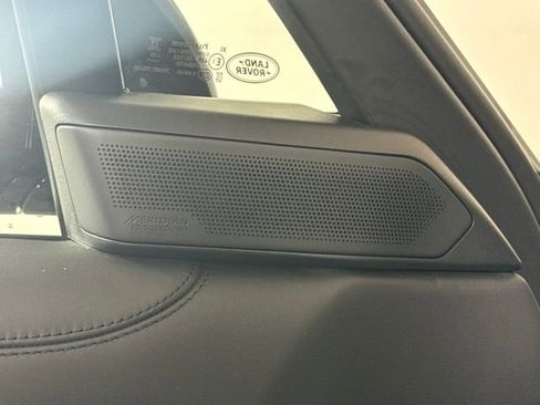 Certified 2026 Land Rover Range Rover SE image 27