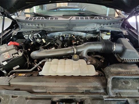 Used 2024 Ford F150 Platinum w/ FX4 Off-Road Package image 29