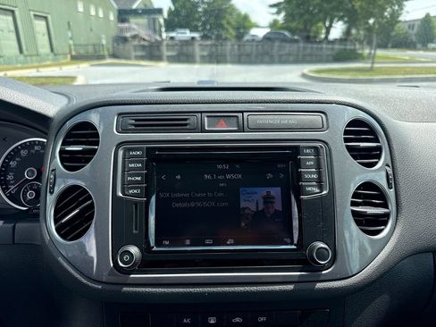 Used 2017 Volkswagen Tiguan S FWD image 20