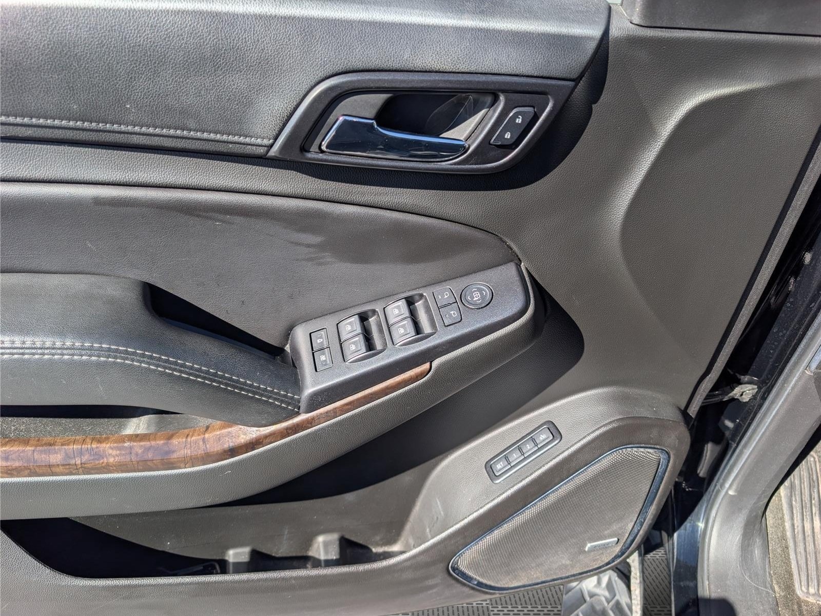 Used 2018 Chevrolet Tahoe LT w/ Z71 Midnight Edition AWD/4WD image 21