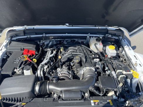 Used 2024 Jeep Wrangler Unlimited Rubicon image 32