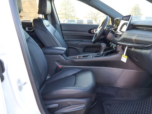 New 2026 Jeep Compass Latitude image 22