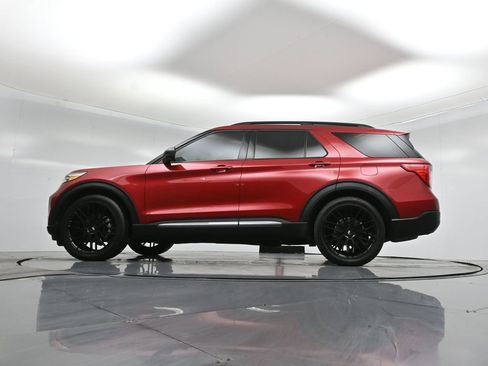 Used 2024 Ford Explorer XLT image 53