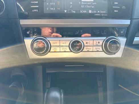 Used 2017 Subaru Outback 2.5i Limited AWD/4WD image 25