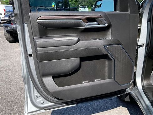 Used 2023 Chevrolet Silverado 1500 RST AWD/4WD image 9