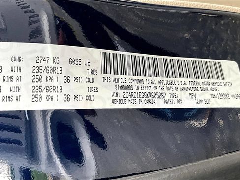 Used 2019 Chrysler Pacifica Touring-L Plus FWD image 18
