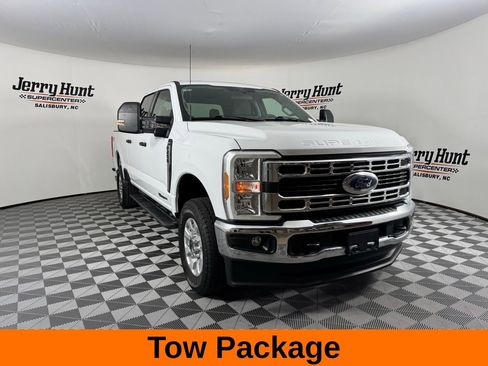 Used 2024 Ford F250 XLT w/ FX4 Off-Road Package image 5