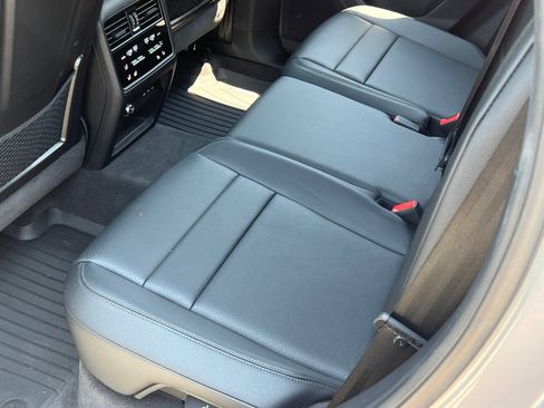 Certified 2025 Porsche Cayenne AWD/4WD image 20