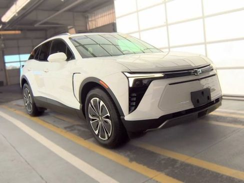 Used 2024 Chevrolet Blazer EV LT AWD/4WD image 3