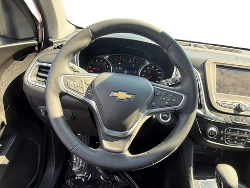 Used 2023 Chevrolet Equinox LT FWD image 12
