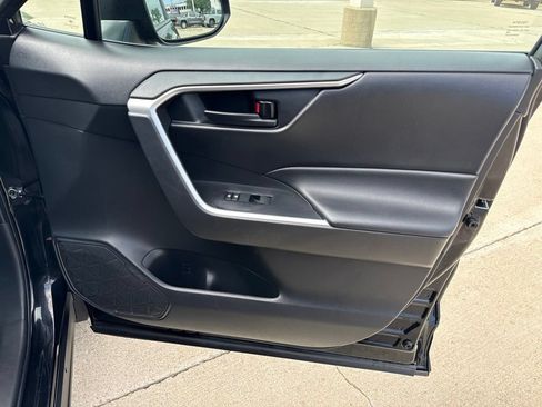 Certified 2022 Toyota RAV4 LE AWD/4WD image 20