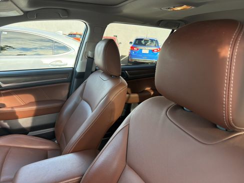 Used 2017 Subaru Outback 3.6R Touring image 8