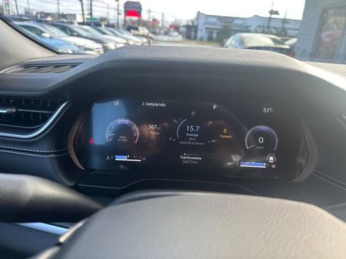 Used 2023 Jeep Grand Cherokee L Laredo image 16