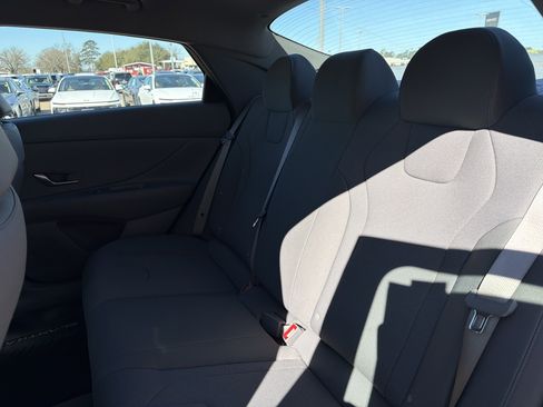 New 2026 Hyundai Elantra SE image 6