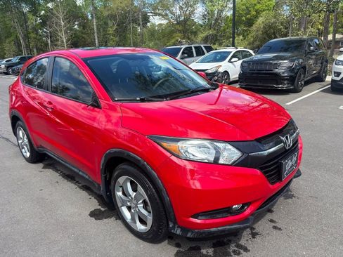 Used 2017 Honda HR-V EX image 3