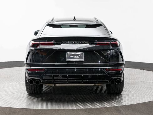 Used 2022 Lamborghini Urus image 5