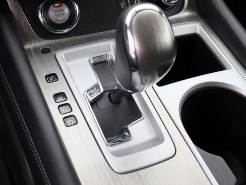 Used 2018 Nissan Murano SV w/ Premium Package image 37