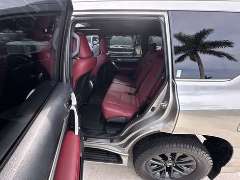 Used 2022 Lexus GX 460 Premium w/ Premium Package AWD/4WD image 31