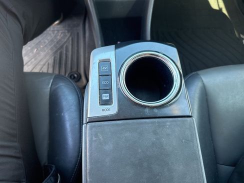 Used 2012 Toyota Prius V Five image 31