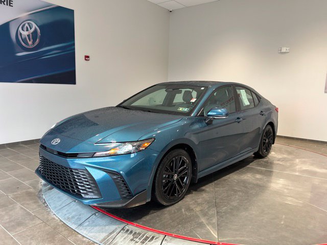 Used 2025 Toyota Camry SE w/ Convenience Package AWD/4WD image 3