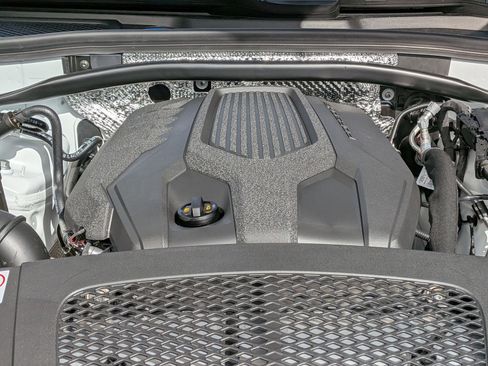 New 2026 Porsche Macan Turbo image 30