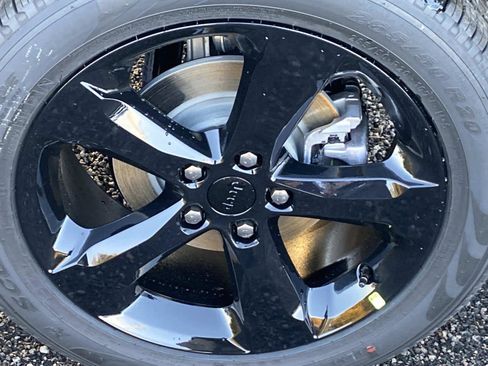 New 2025 Jeep Grand Cherokee Limited image 6