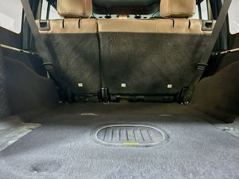 Used 2018 Jeep Wrangler Unlimited Rubicon w/ Connectivity Group image 27