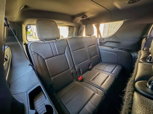 Used 2025 Chevrolet Suburban RST w/ Comfort Package AWD/4WD image 28