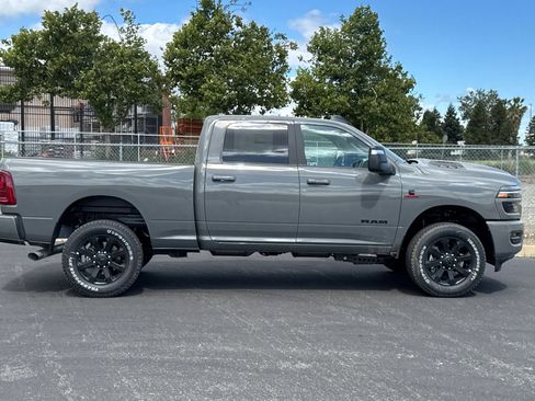 New 2026 RAM 2500 Laramie AWD/4WD image 2