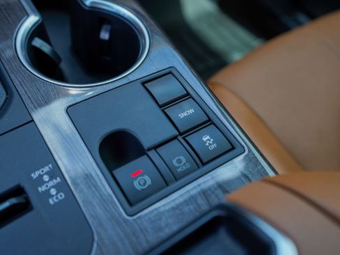 Used 2023 Toyota Highlander Platinum image 14