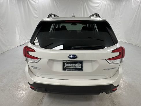 Used 2022 Subaru Forester Premium image 4