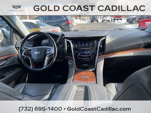 Used 2019 Cadillac Escalade ESV Luxury image 11