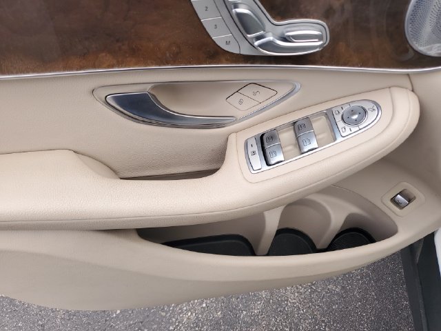 Used 2018 Mercedes-Benz GLC 300 4MATIC image 20