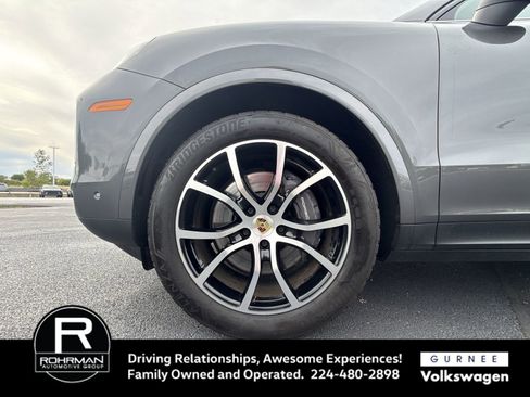 Used 2024 Porsche Cayenne Coupe AWD/4WD image 11