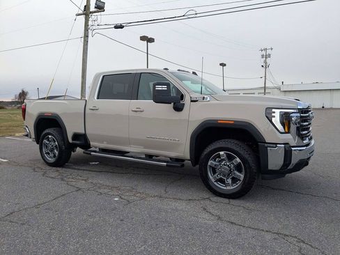 New 2026 GMC Sierra 2500 SLE w/ SLE Value Package; image 3