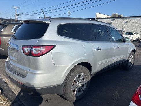 Used 2017 Chevrolet Traverse LT image 5