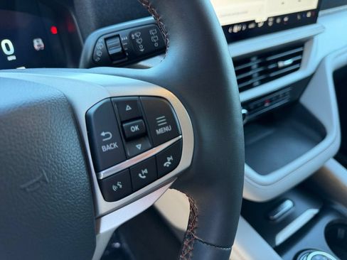 Used 2025 Ford Explorer Active w/ Active Comfort Package AWD/4WD image 16