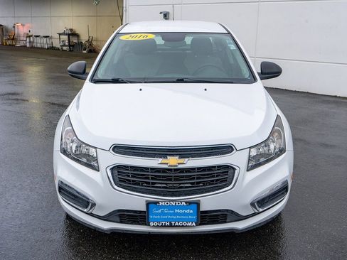 Used 2016 Chevrolet Cruze LS image 4