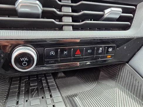 Used 2025 Ford Explorer ST image 27