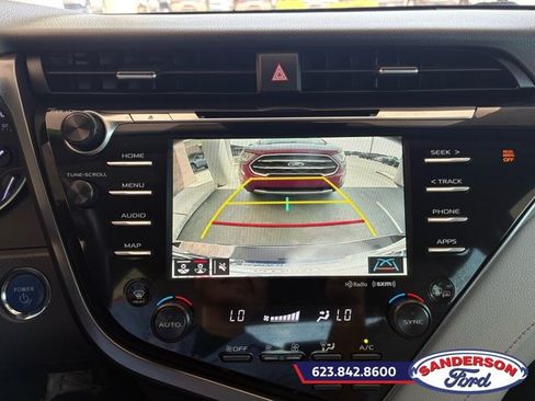 Used 2020 Toyota Camry SE w/ Sunroof Package FWD image 17