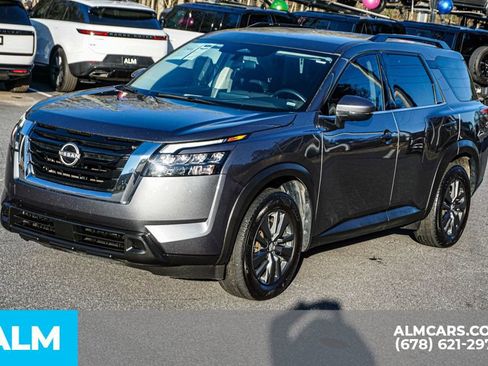 Used 2024 Nissan Pathfinder SV image 15