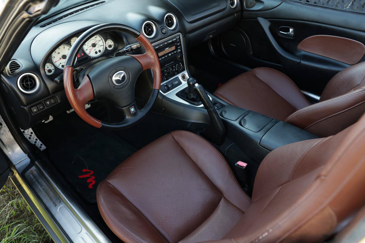 Used 2002 MAZDA MX-5 Miata SE RWD image 4