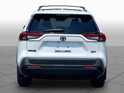 Used 2025 Toyota RAV4 XLE Premium FWD image 5