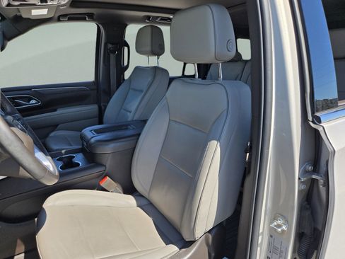 Used 2023 GMC Yukon XL SLT w/ SLT Luxury Package RWD image 13