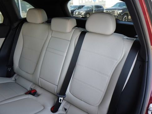 Used 2026 Mercedes-Benz GLC 300 image 27