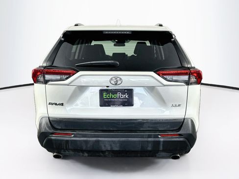Used 2022 Toyota RAV4 XLE Premium FWD image 7