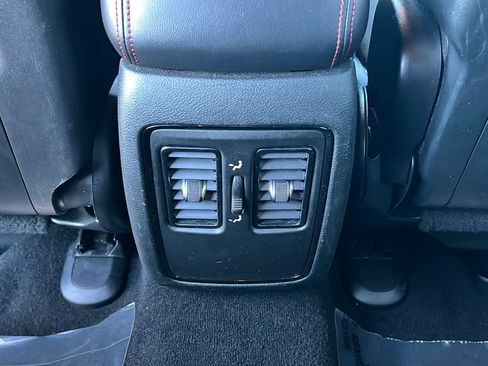 Used 2023 Dodge Durango GT image 25