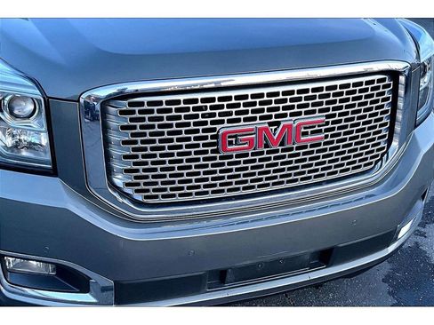 Used 2017 GMC Yukon Denali w/ Open Road Package image 29