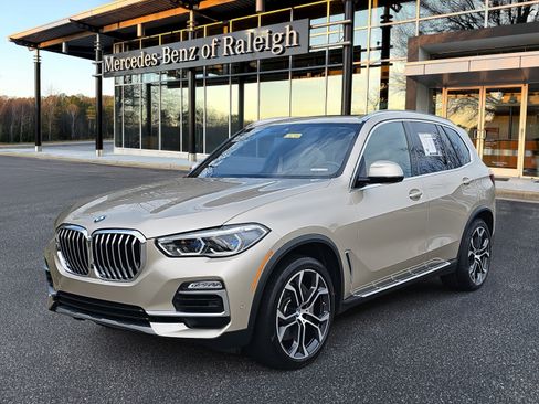Used 2019 BMW X5 xDrive50i w/ Executive Package image 1