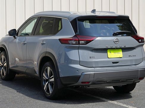 Used 2024 Nissan Rogue SL AWD/4WD image 46
